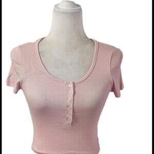 (16)  NWT! Olivaceous Knit/Henley Crop Tee in Gray MSRP $40